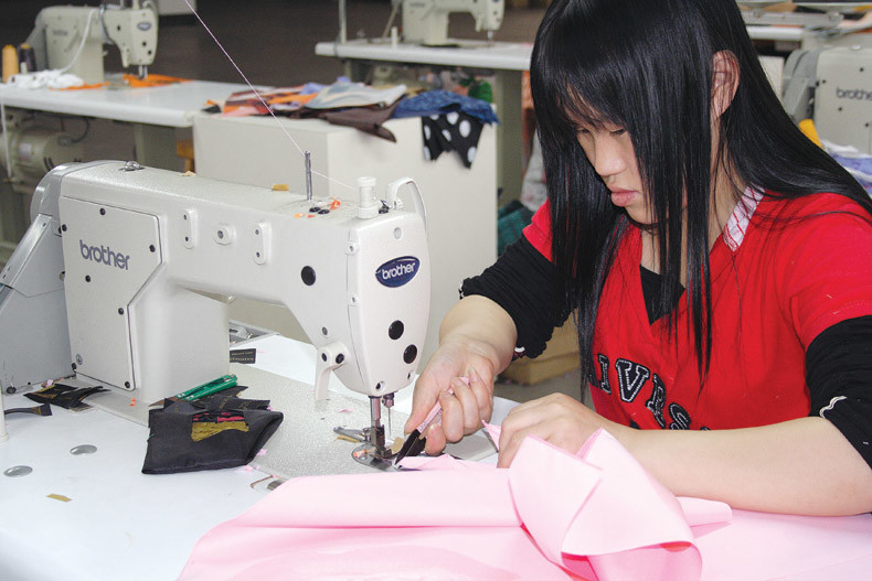 Xiamen United-Prosperity Industry &amp; Trade Co., Ltd. linha de produção da fábrica