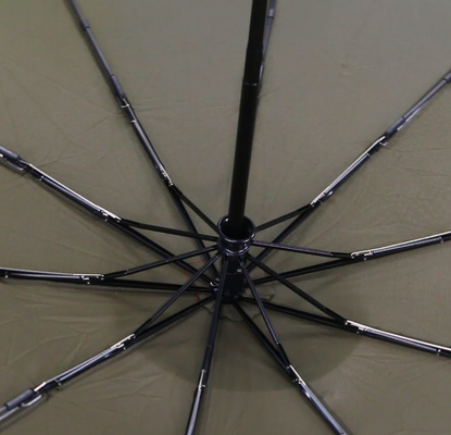 Costelas de fibra de vidro abrem e fecham o logotipo personalizado do guarda-chuva