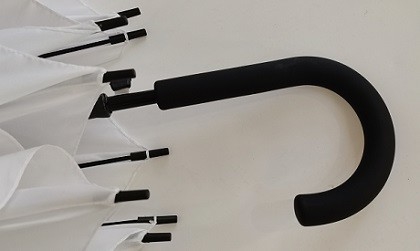 23 polegadas 8 costelas de fibra de vidro Auto Open Stick guarda-chuva com J forma de borracha revestida manobra de plástico