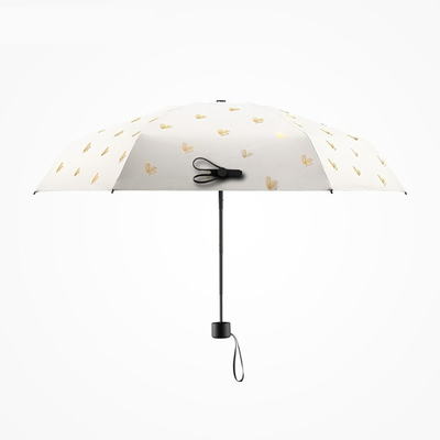 Um guarda-chuva de viagem automaticamente dobrável de eixo metálico com estrutura de fibra de vidro
