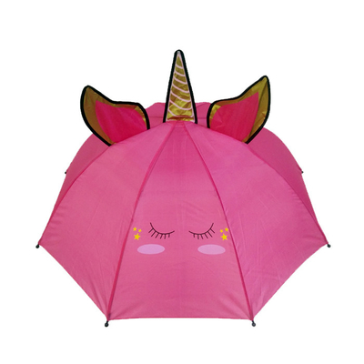 Um guarda-chuva para crianças com impressão personalizada fácil de transportar
