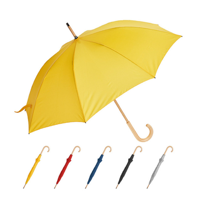 Um guarda-chuva personalizável de fibra de vidro de 8 costelas com alça de madeira
