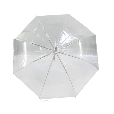 Um guarda-chuva transparente para chuva, costelas de fibra de vidro e design personalizado, de 23 polegadas com eixo de alumínio.