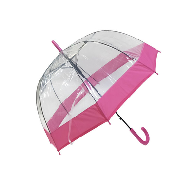 Um guarda-chuva de 23 polegadas com tecido transparente