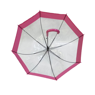 Um guarda-chuva de 23 polegadas com tecido transparente