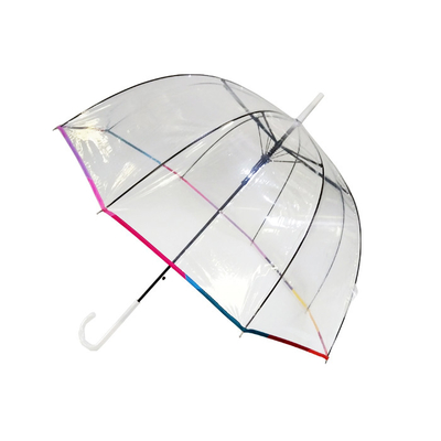 Um guarda-chuva de chuva em forma de cúpula transparente de PVC com costelas de fibra de vidro de 23 polegadas