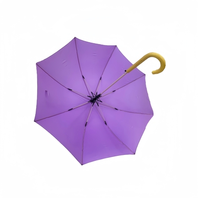 Um guarda-chuva à prova d'água personalizável com tecido Pongee e um design de costelas de fibra de vidro