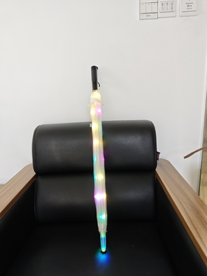 Adicionar um Pop de cor e funcionalidade com Creative Umbrella s LED Iluminação POE guarda-chuva