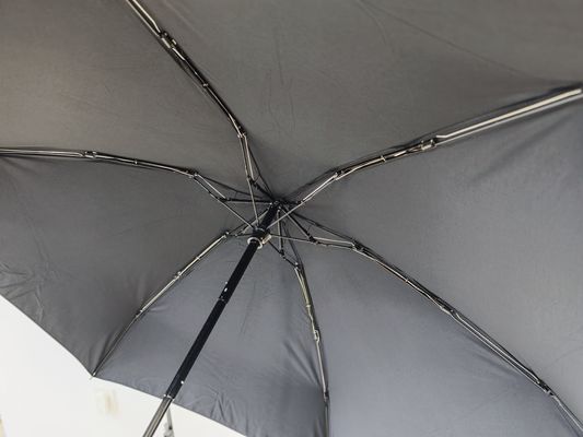 Um guarda-chuva de golfe compacto de 5 voltas de 87 cm, à prova de vento, à prova d'água, 190g.