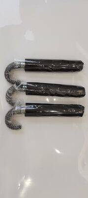 Grande guarda-chuva automática de viagem com 105cm de diâmetro aberto, costelas de fibra de vidro e bordas refletoras