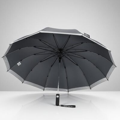 Grande guarda-chuva automática de viagem com 105cm de diâmetro aberto, costelas de fibra de vidro e bordas refletoras