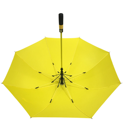 Guarda-chuva grande do golfe do tamanho do Pongee amarelo do eixo da fibra de vidro da cor para homens
