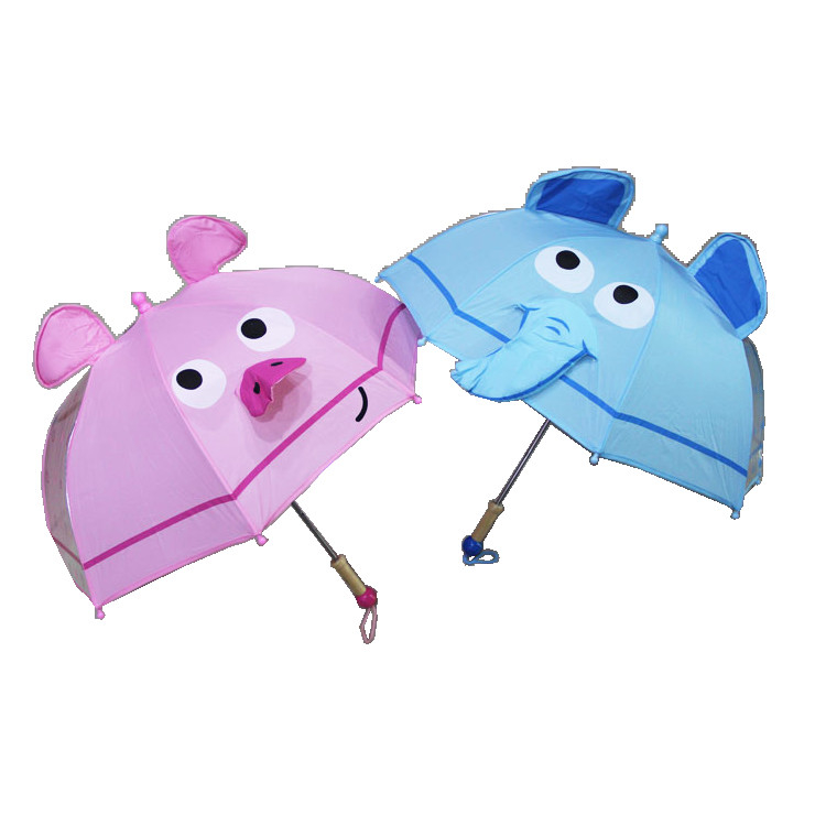 Um guarda-chuva infantil de desenhos animados de 15 polegadas com orelhas de animais tem uma janela transparente